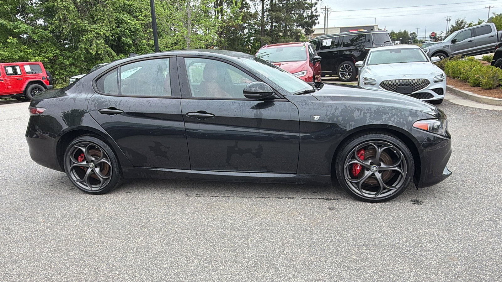 Used 2024 Alfa Romeo Giulia Ti w/ Performance Driving Package AWD/4WD image 7