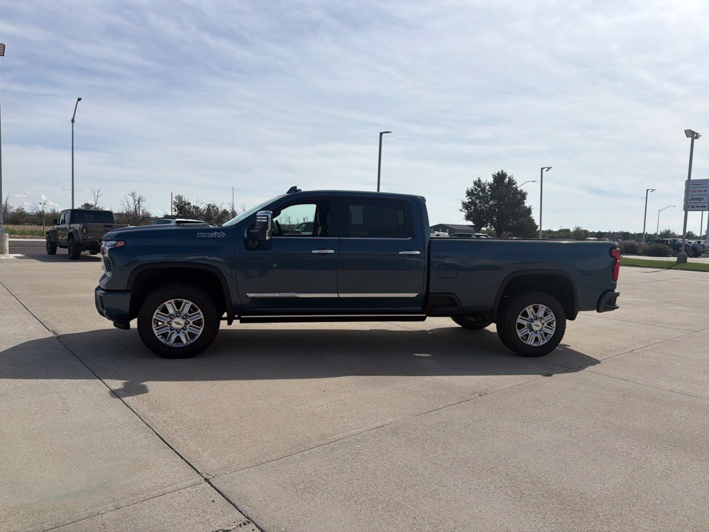 New 2026 Chevrolet Silverado 3500 High Country w/ Technology Package AWD/4WD image 2