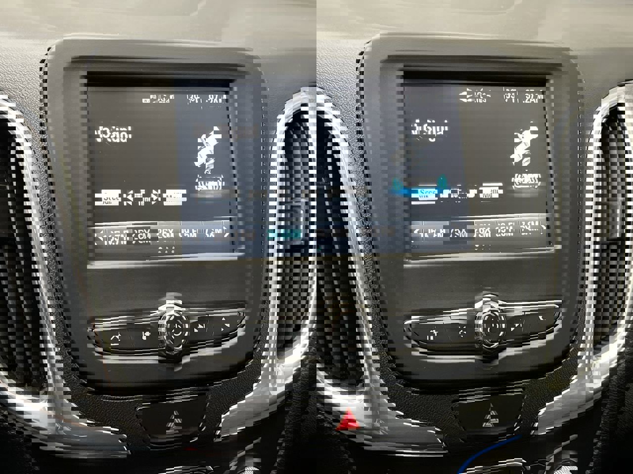 Used 2018 Chevrolet Equinox LT image 16