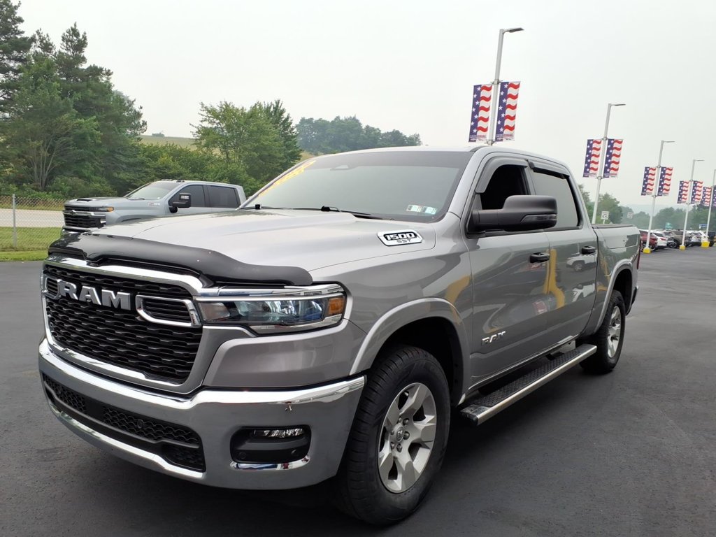 Used 2025 RAM 1500 Big Horn AWD/4WD image 4