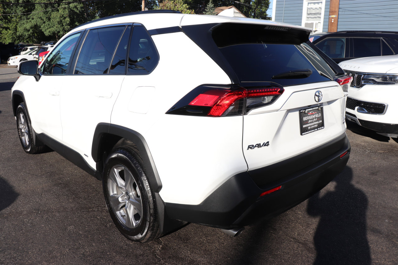 Used 2025 Toyota RAV4 XLE image 3
