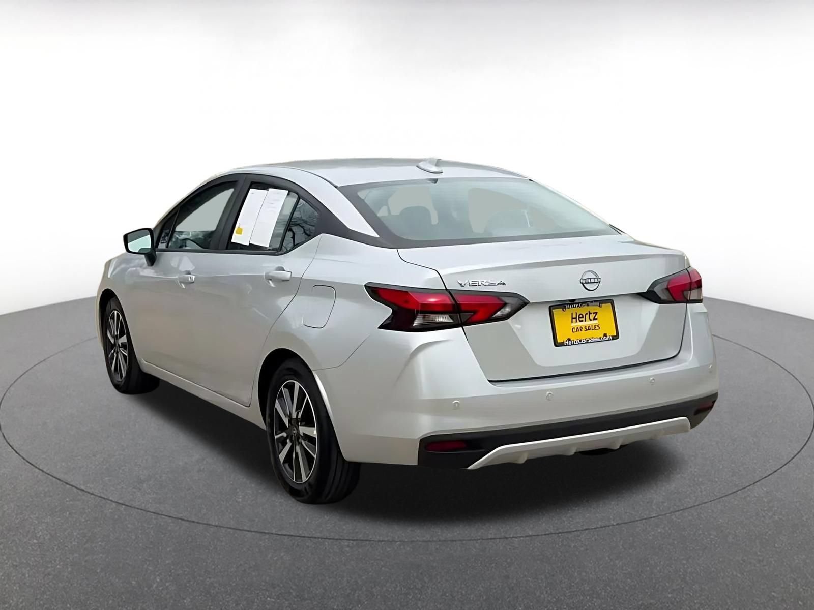 Used 2025 Nissan Versa SV FWD image 9