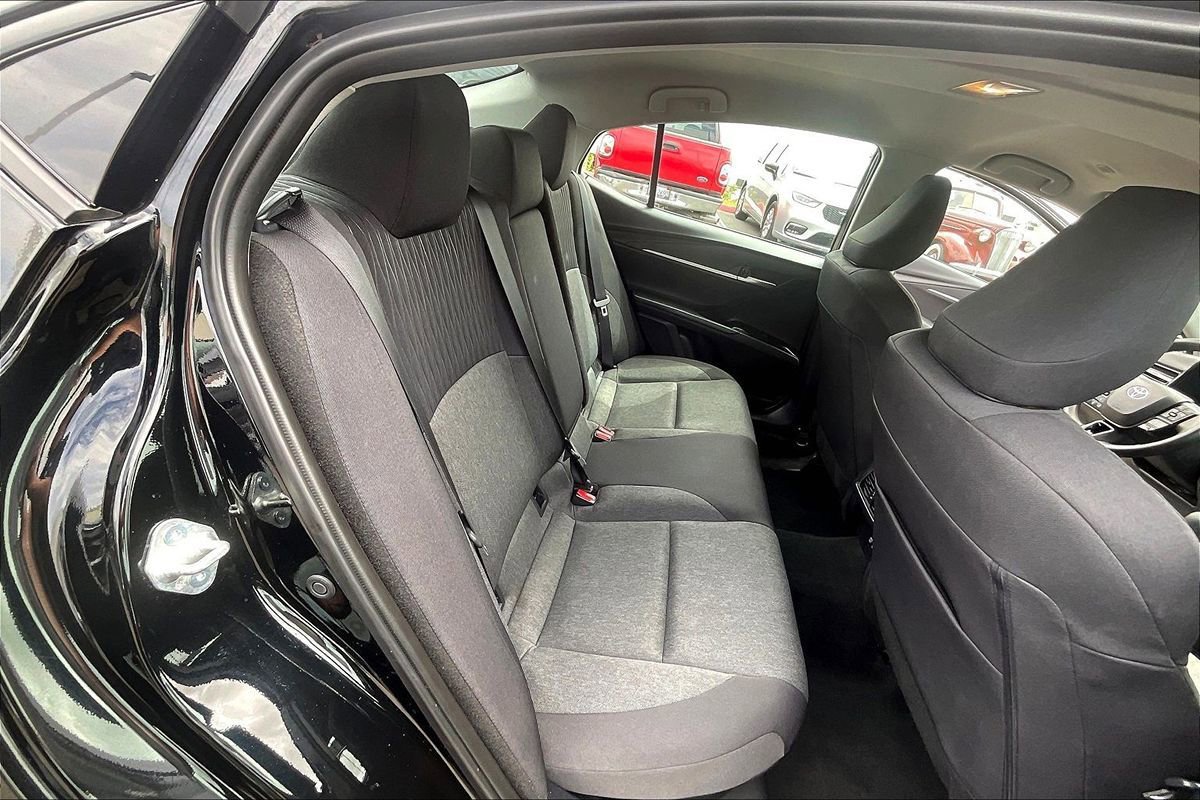 Used 2025 Toyota Camry LE FWD image 25