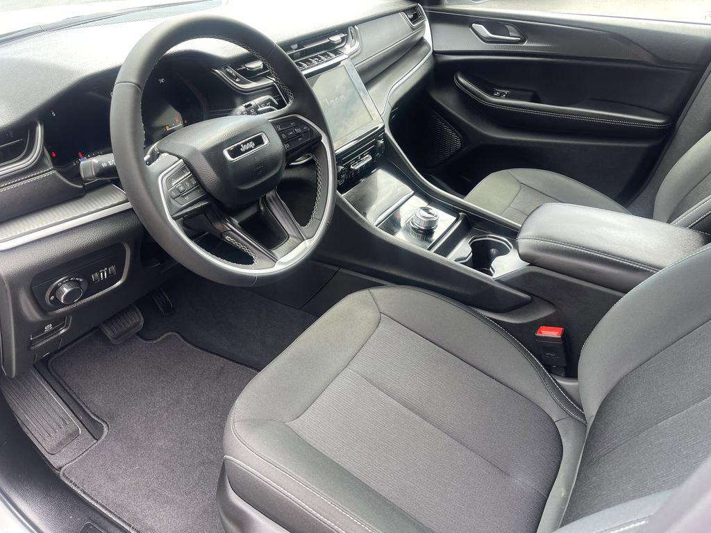 New 2026 Jeep Grand Cherokee Laredo RWD image 10