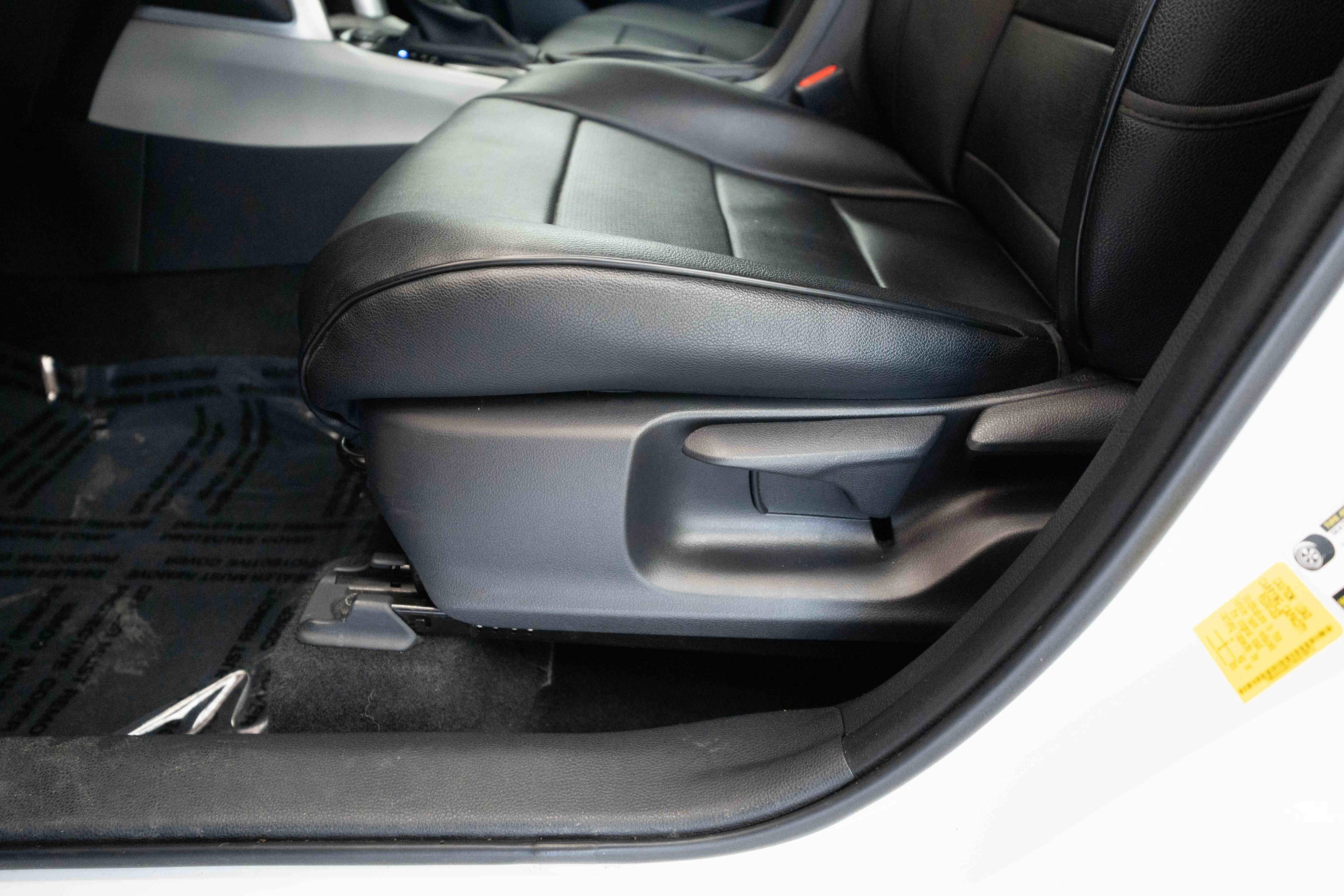 Used 2022 Toyota Corolla Cross L AWD/4WD image 12