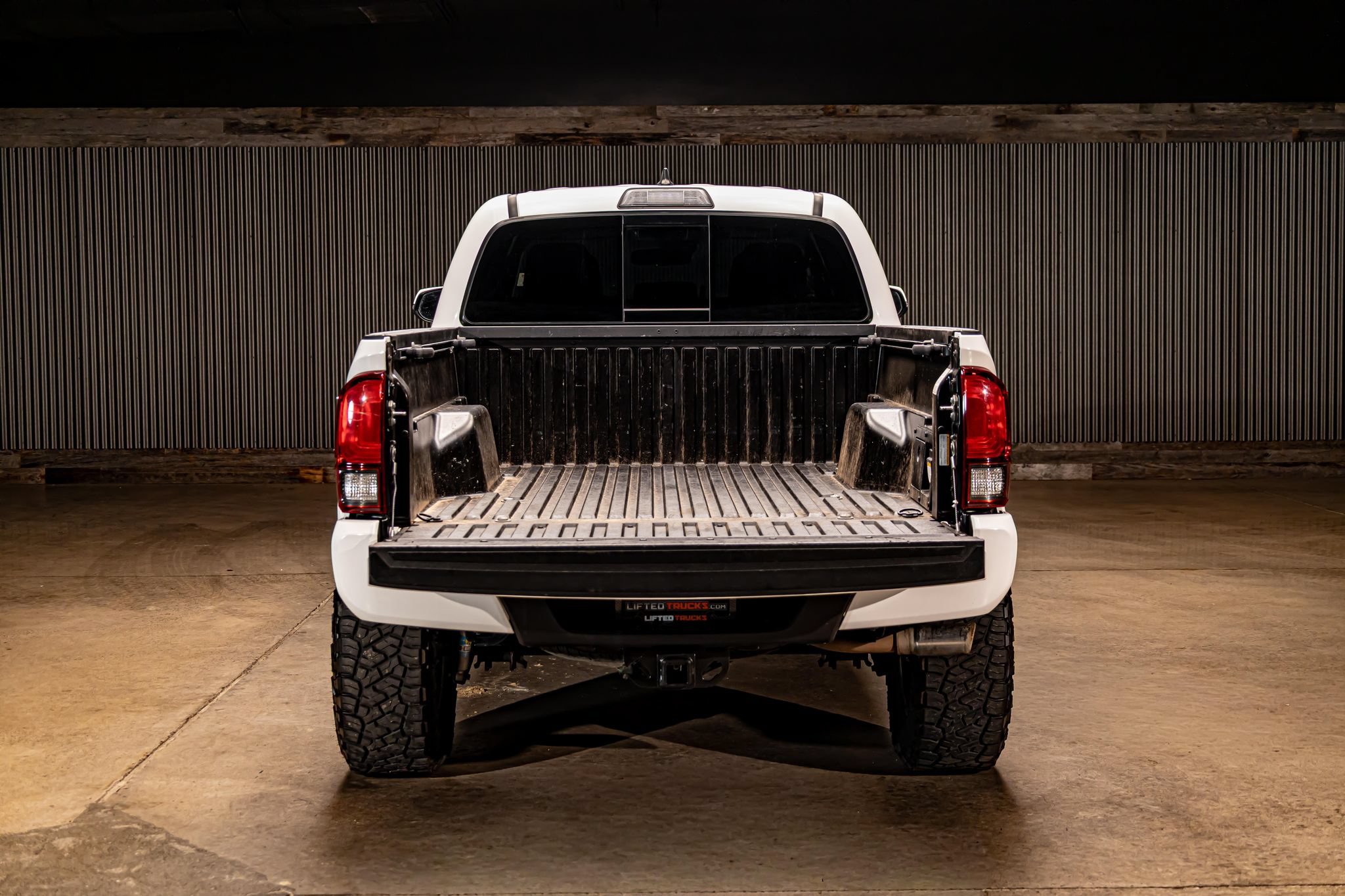 Used 2019 Toyota Tacoma TRD Sport AWD/4WD image 8