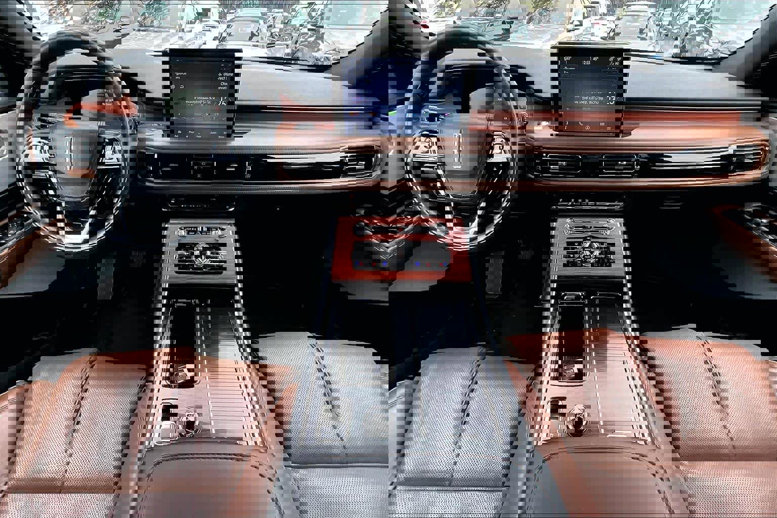 Used 2023 Lincoln Aviator Reserve w/ Equipment Group 201A image 14