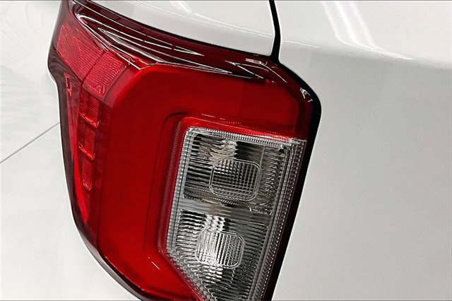 Used 2024 Ford Explorer Platinum w/ Technology Package image 32