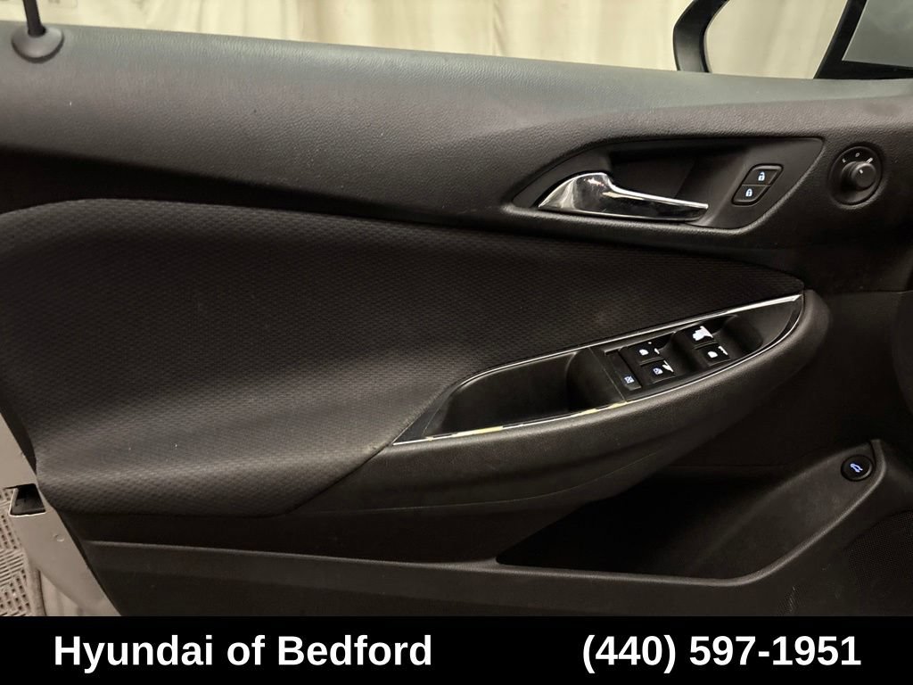 Used 2018 Chevrolet Cruze LS FWD image 10
