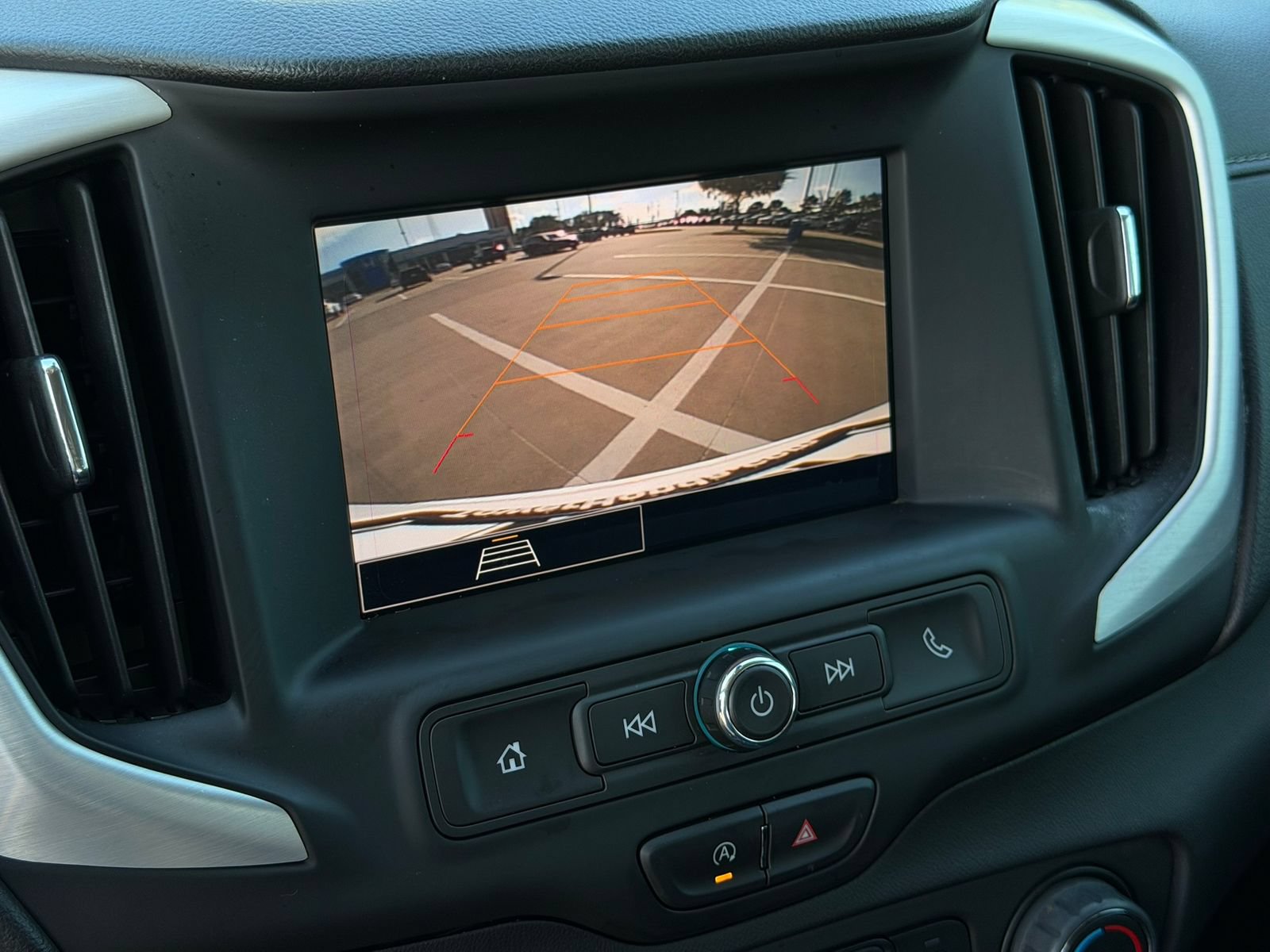 Used 2024 GMC Terrain SLE FWD image 16