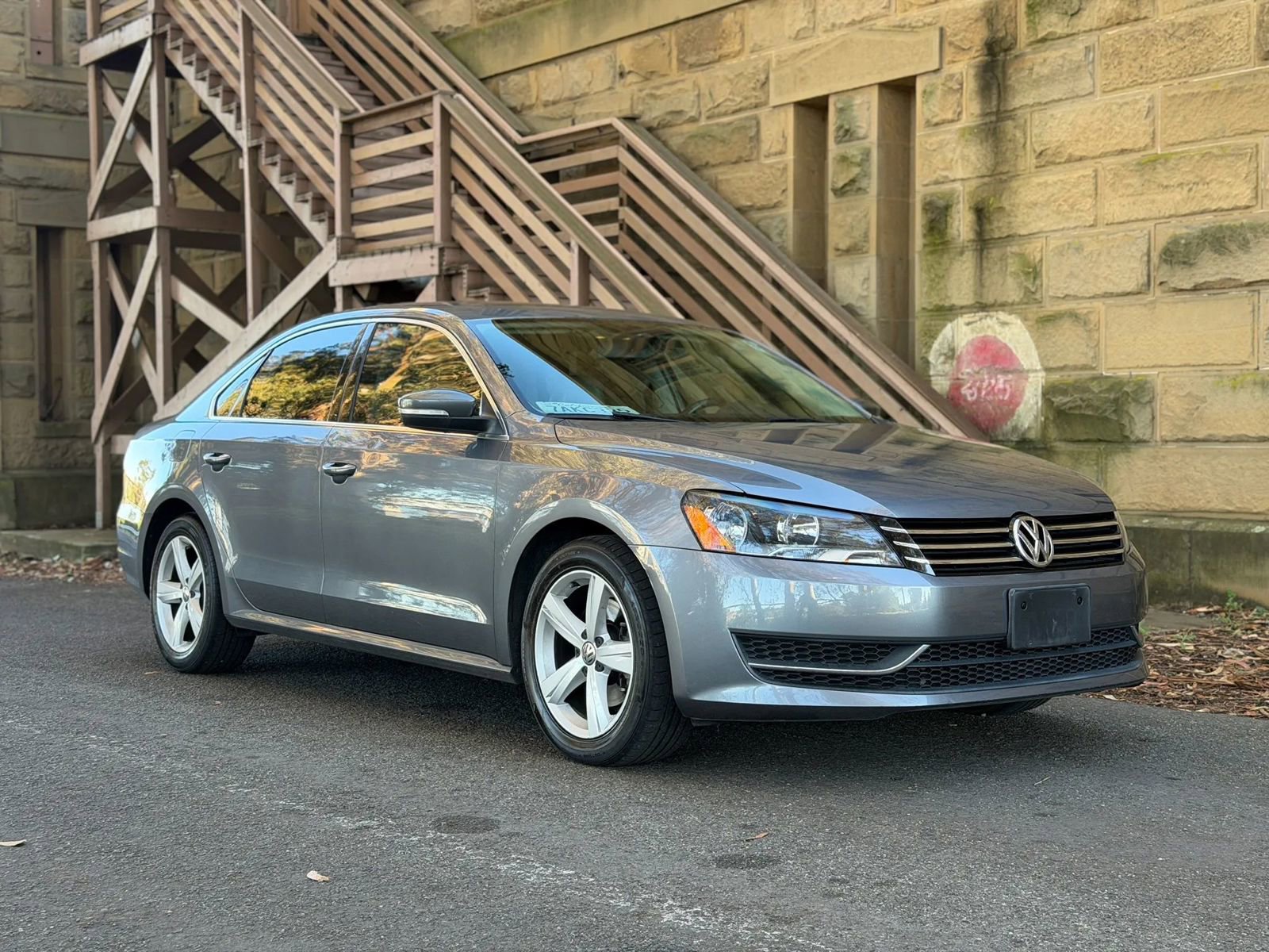 Used 2013 Volkswagen Passat 2.5 SE image 2