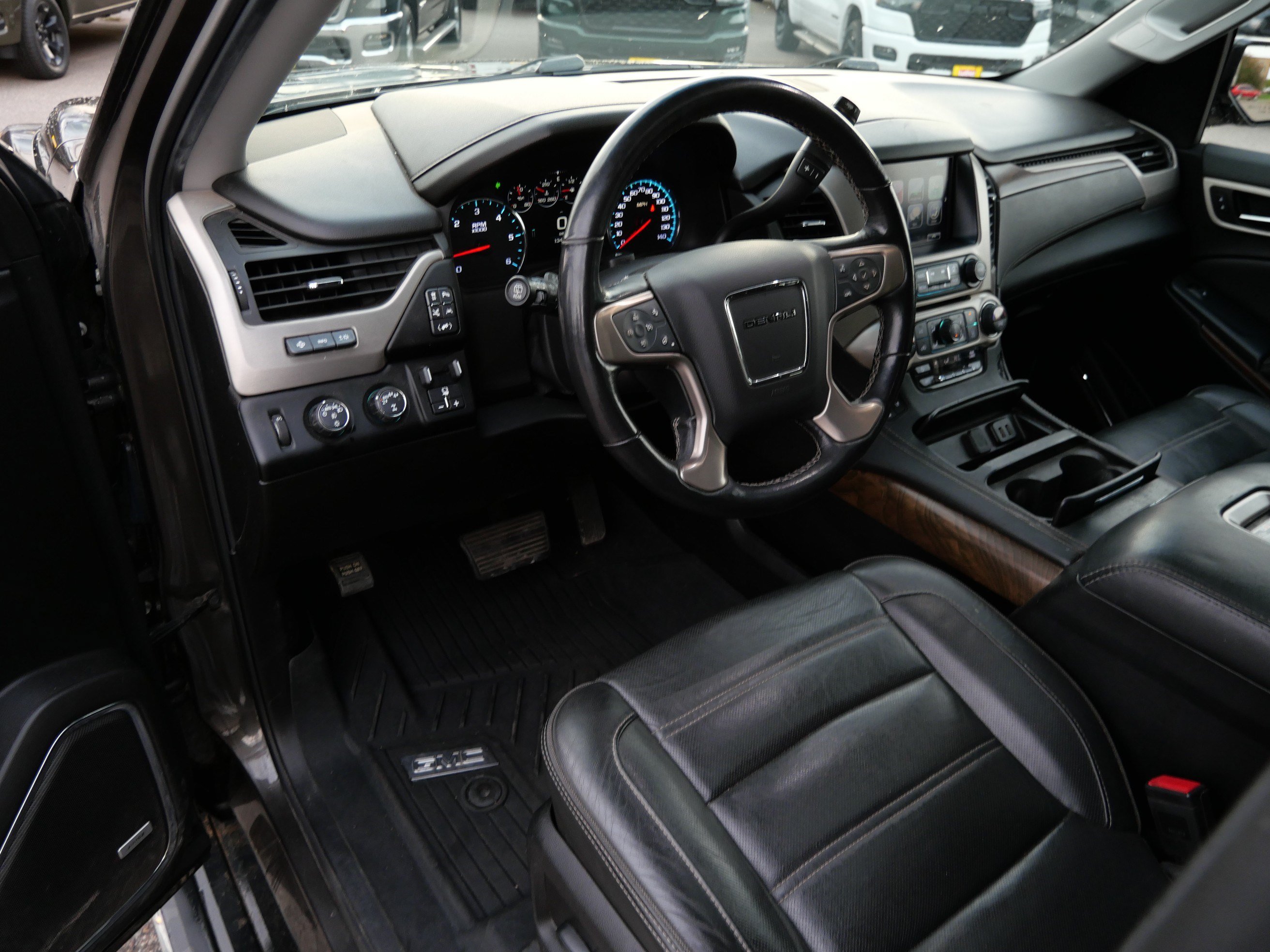 Certified 2019 GMC Yukon Denali w/ Denali Ultimate Package AWD/4WD image 23