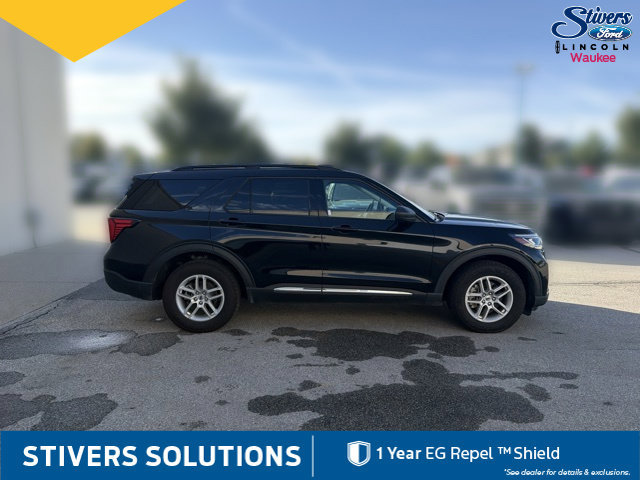 Used 2025 Ford Explorer Active AWD/4WD image 5