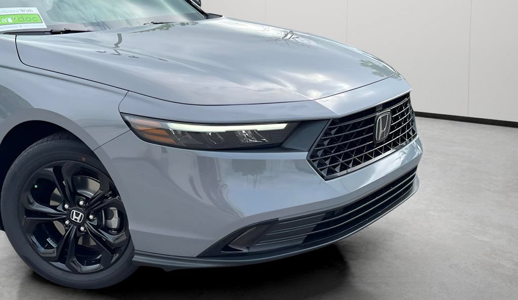 Certified 2025 Honda Accord SE image 2