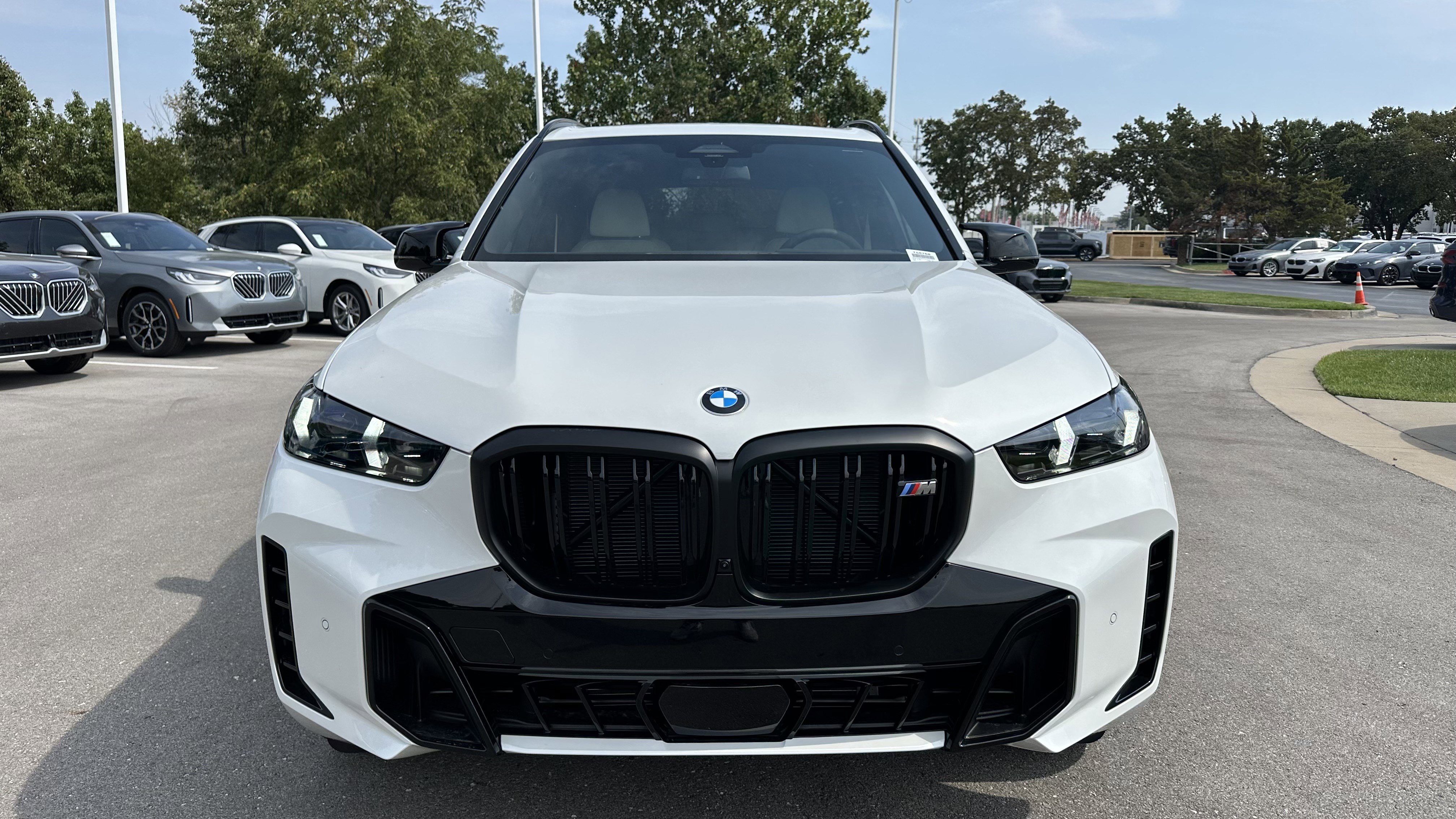 New 2026 BMW X5 M60i w/ Executive Package image 3