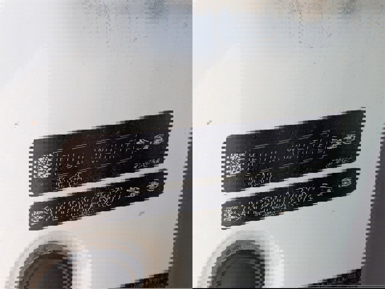 Used 2018 Land Rover Range Rover Velar R-Dynamic SE image 35