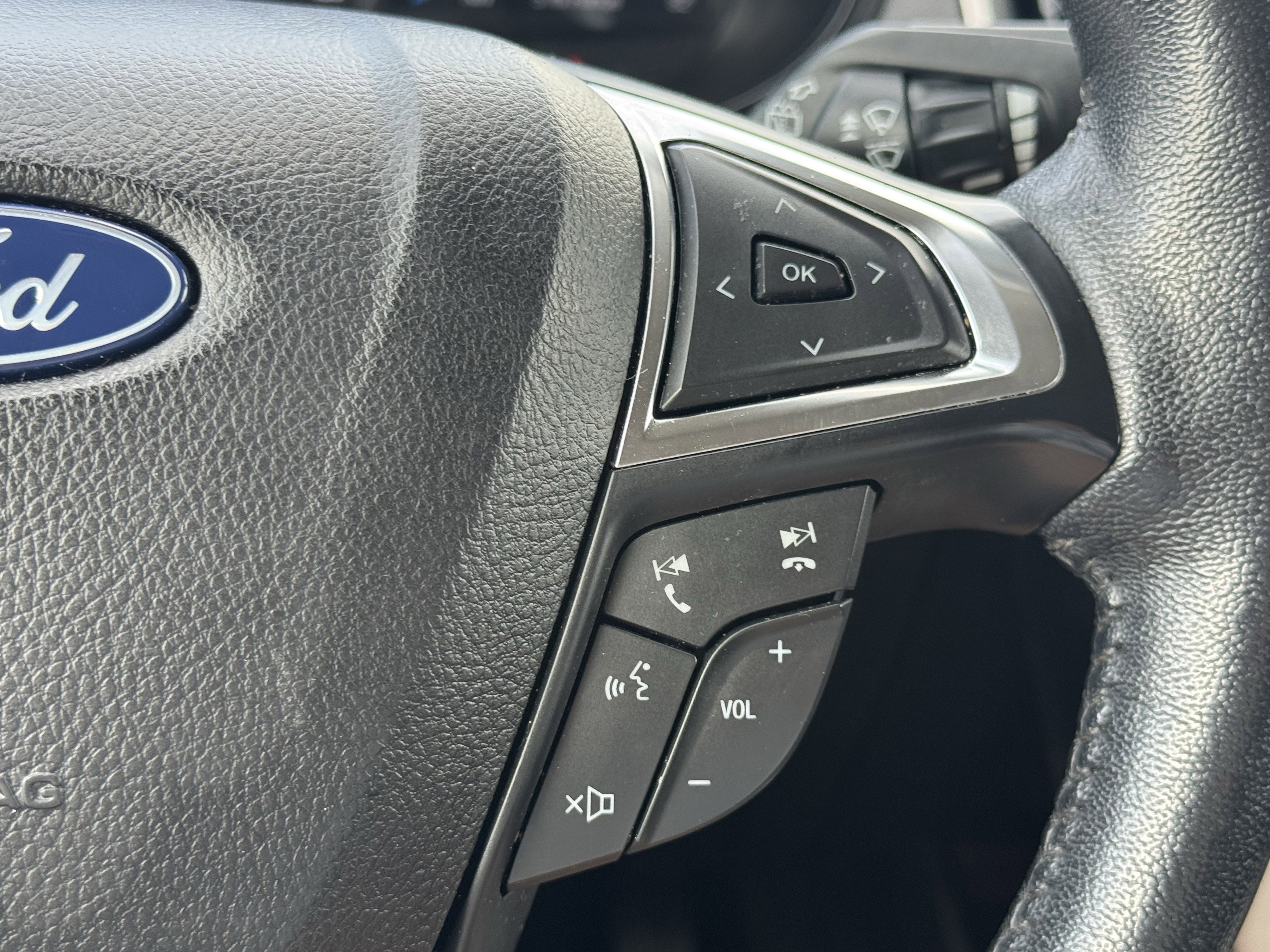 Used 2023 Ford Edge SEL image 17