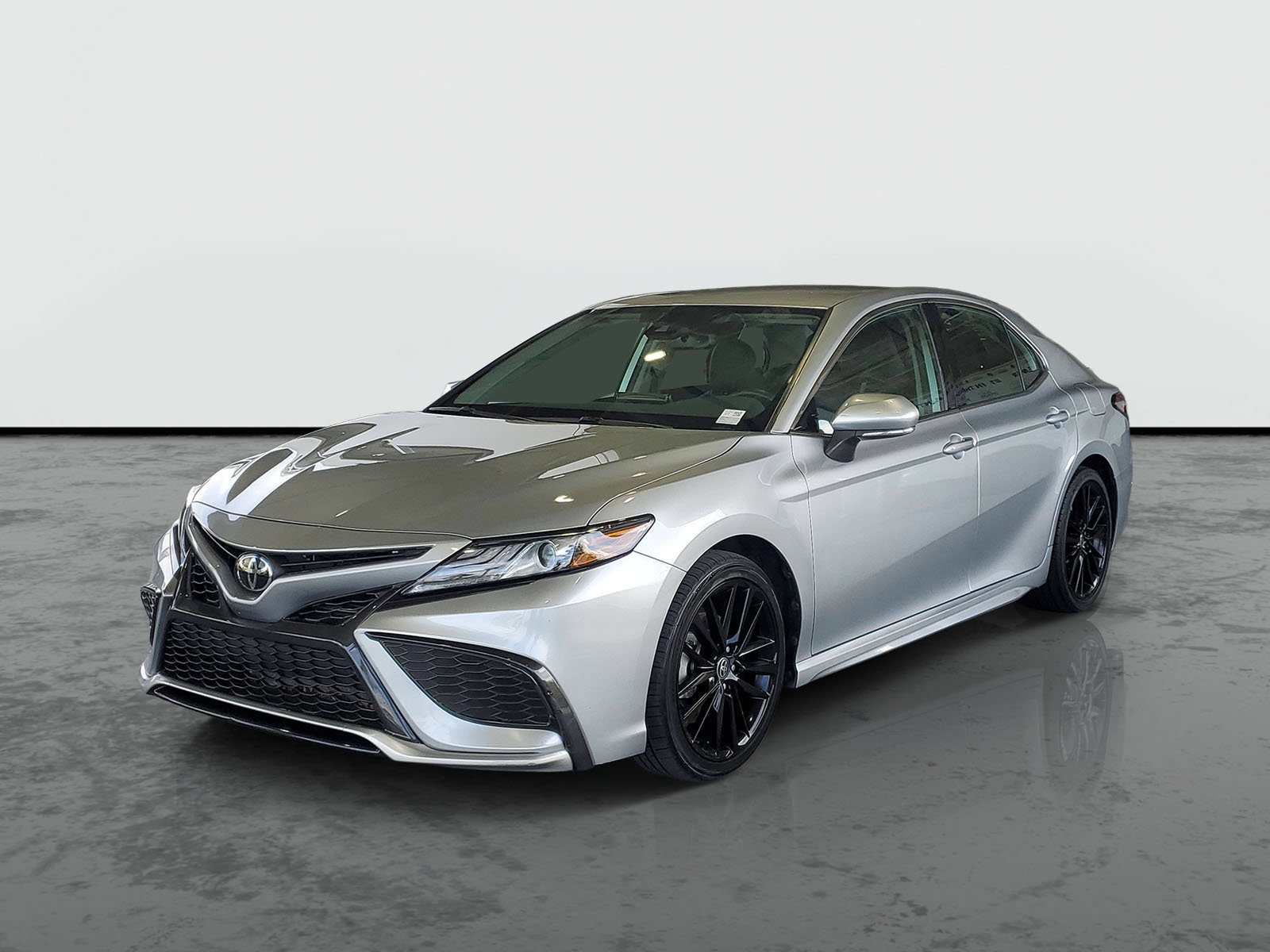 Used 2023 Toyota Camry XSE FWD image 4