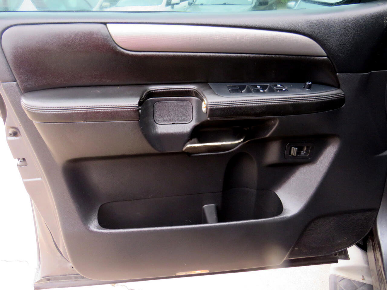 Used 2013 Nissan Armada SV image 9