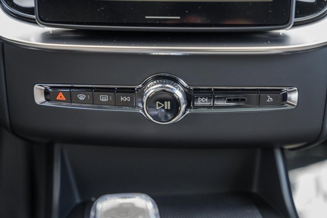 New 2026 Volvo XC90 B6 Plus w/ Protection Package Premier image 23