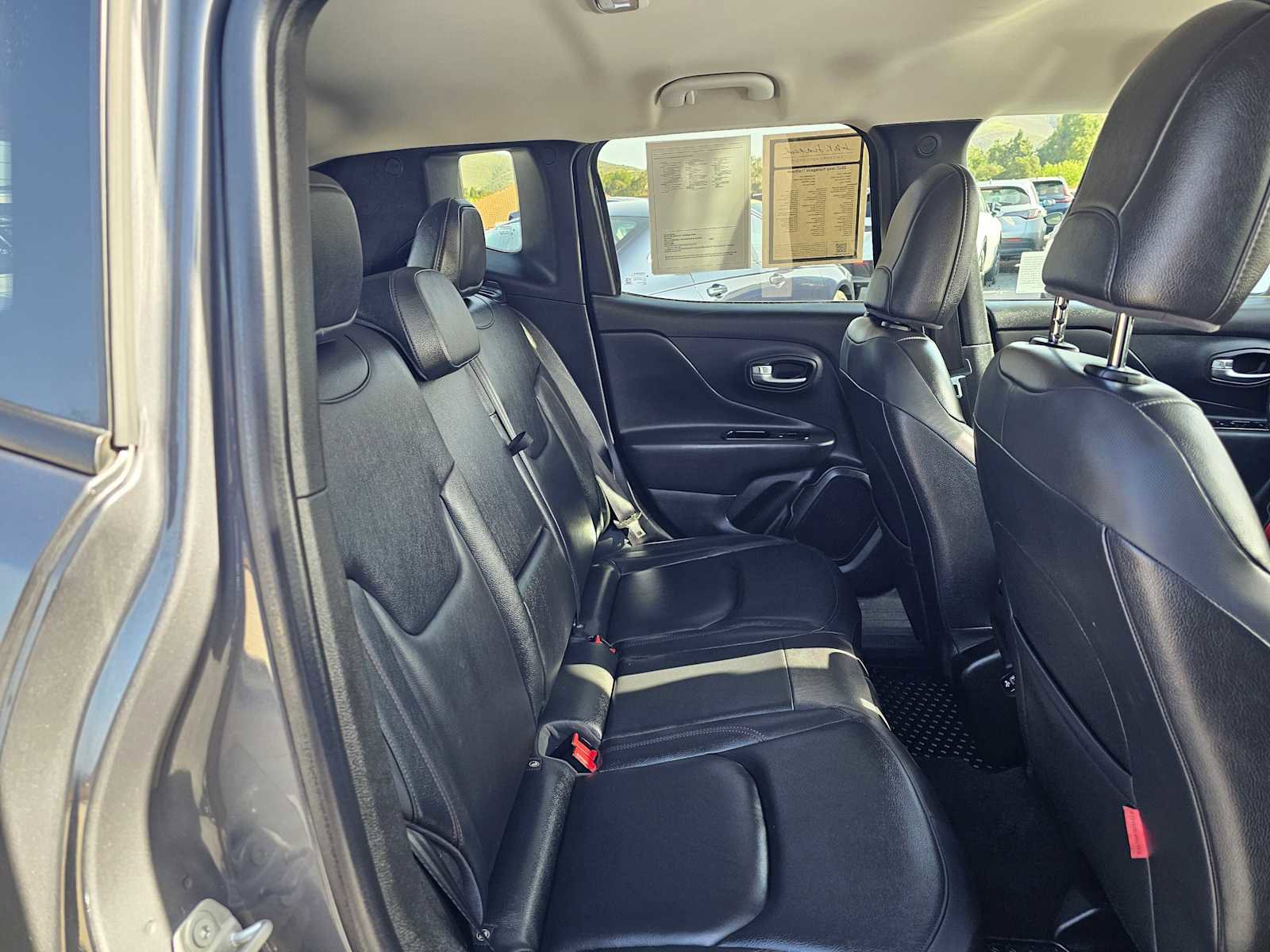 Used 2022 Jeep Renegade Trailhawk AWD/4WD image 12