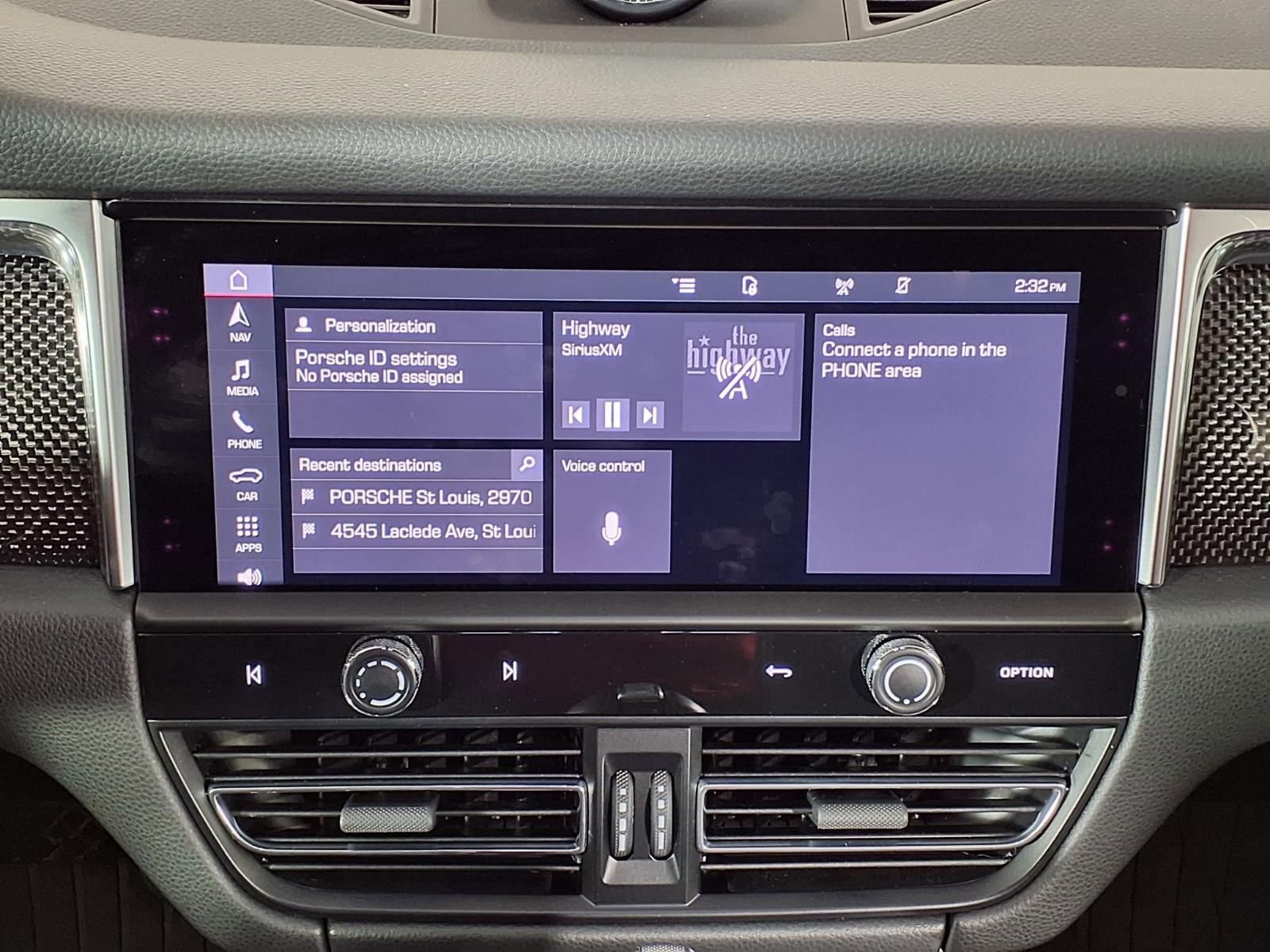 Used 2024 Porsche Macan Turbo image 19