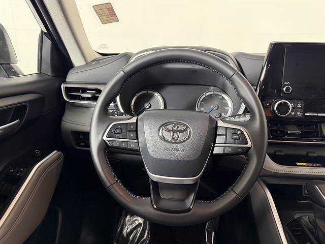 Certified 2026 Toyota Highlander XLE AWD/4WD image 14