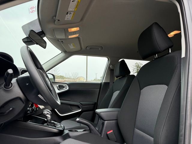 Used 2025 Kia Soul LX image 24