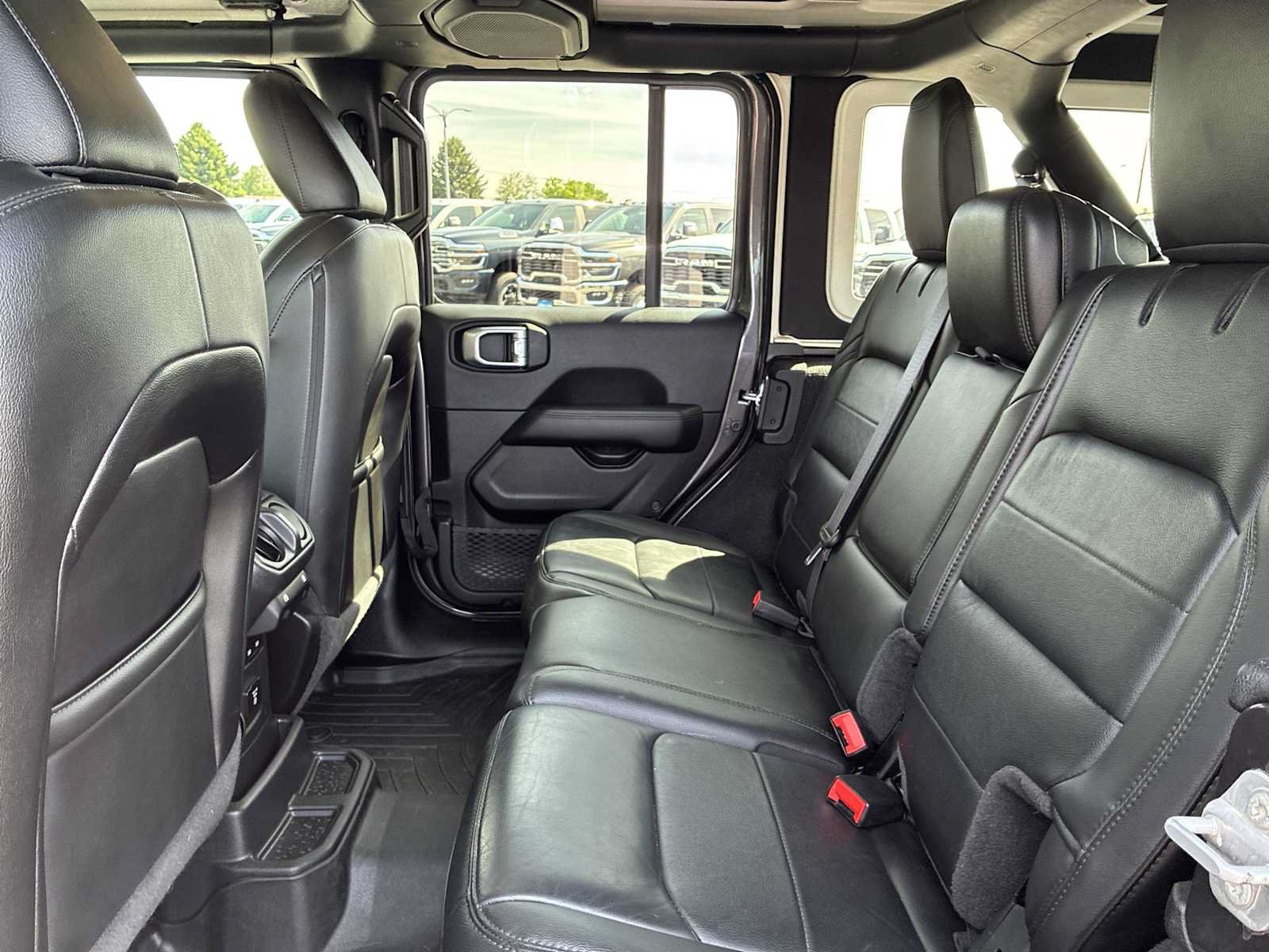 Used 2021 Jeep Wrangler Unlimited Sahara AWD/4WD image 24