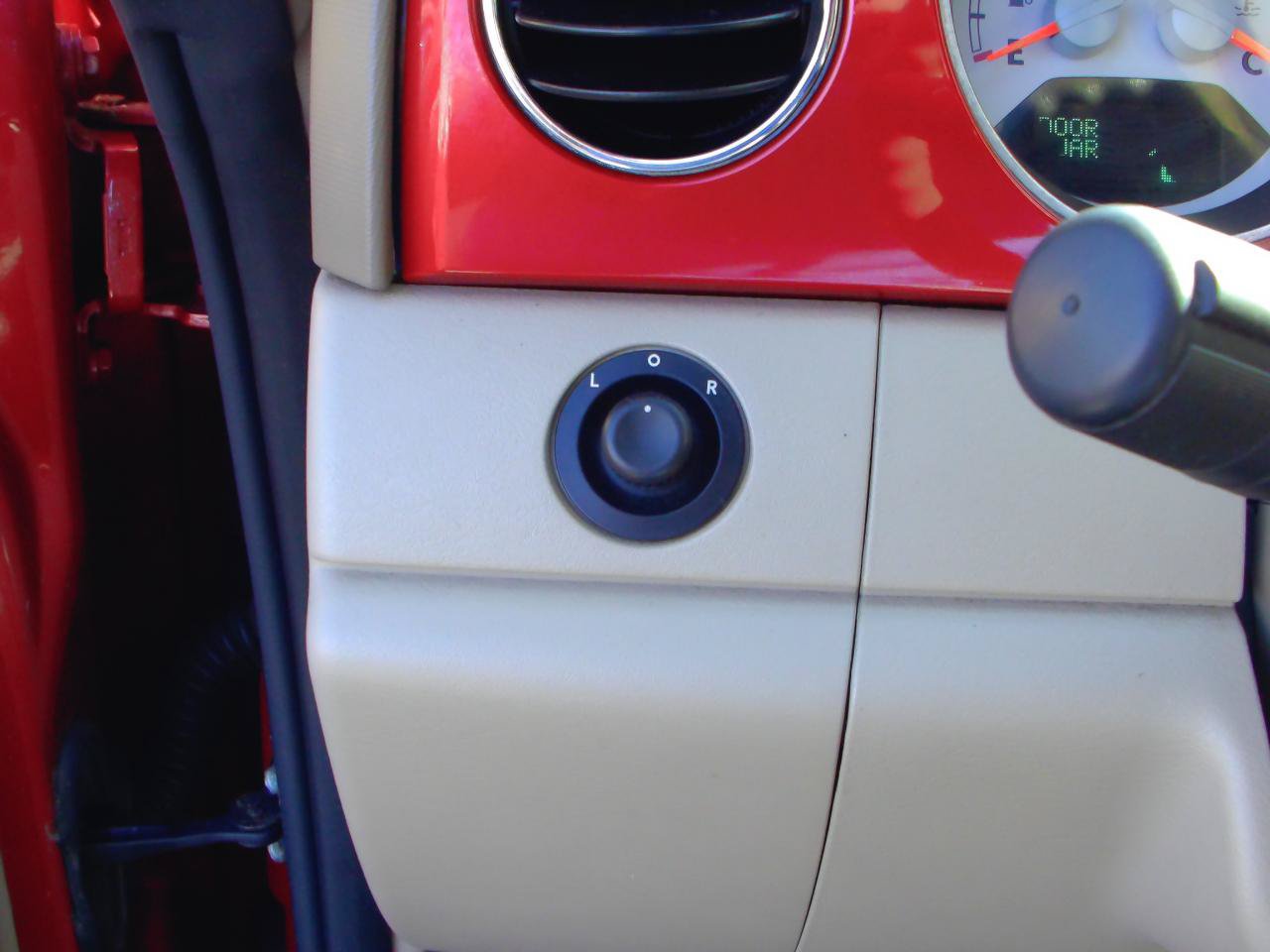 Used 2007 Chrysler PT Cruiser Touring FWD image 13