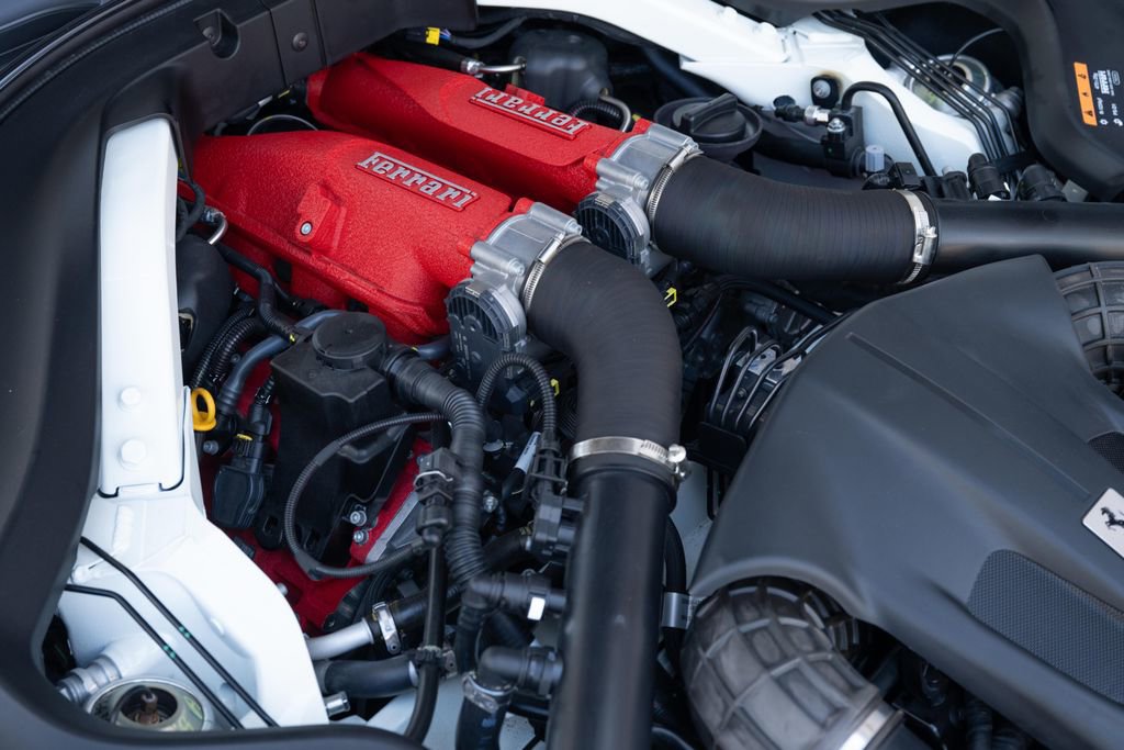 Used 2022 Ferrari Roma RWD image 12