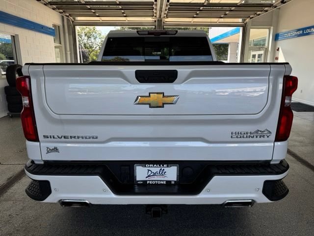 Used 2022 Chevrolet Silverado 1500 High Country w/ High Country Premium Package AWD/4WD image 10