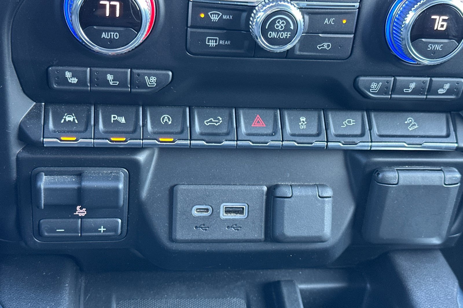 Used 2020 GMC Sierra 1500 SLT w/ SLT Premium Plus Package image 28