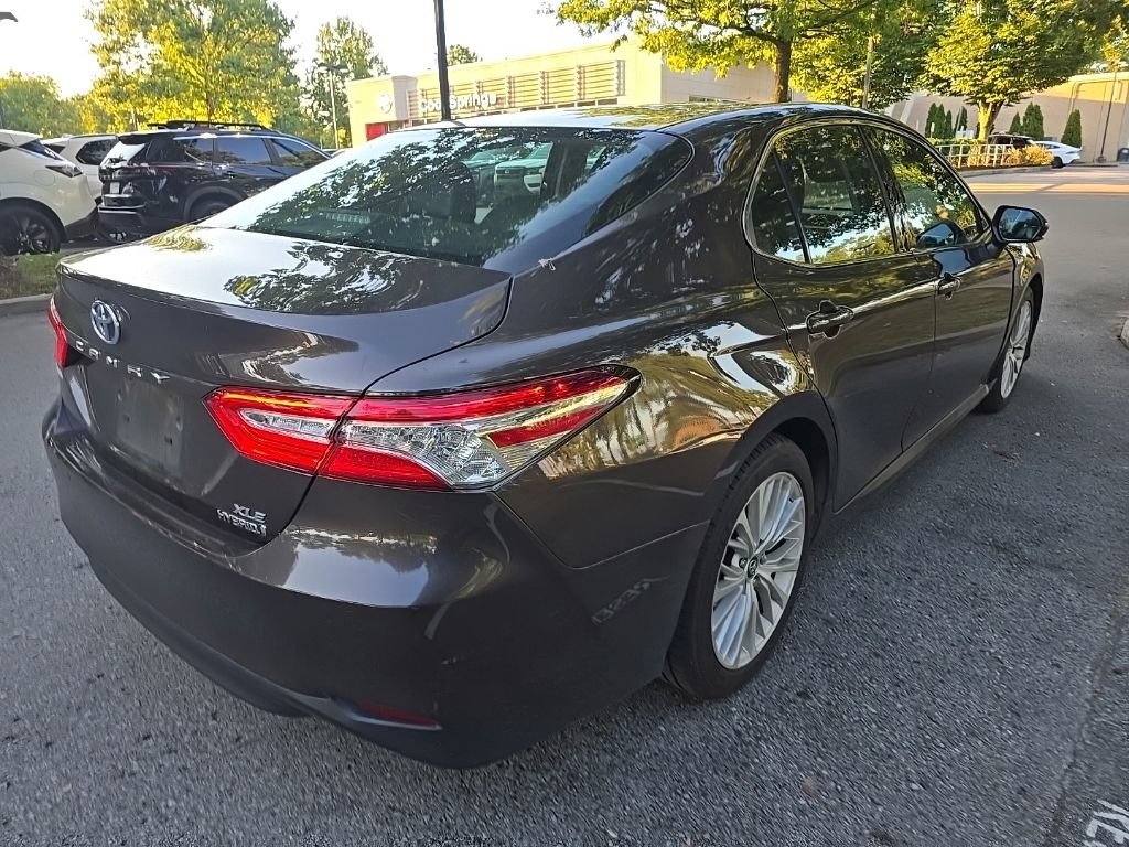 Used 2018 Toyota Camry XLE FWD image 8