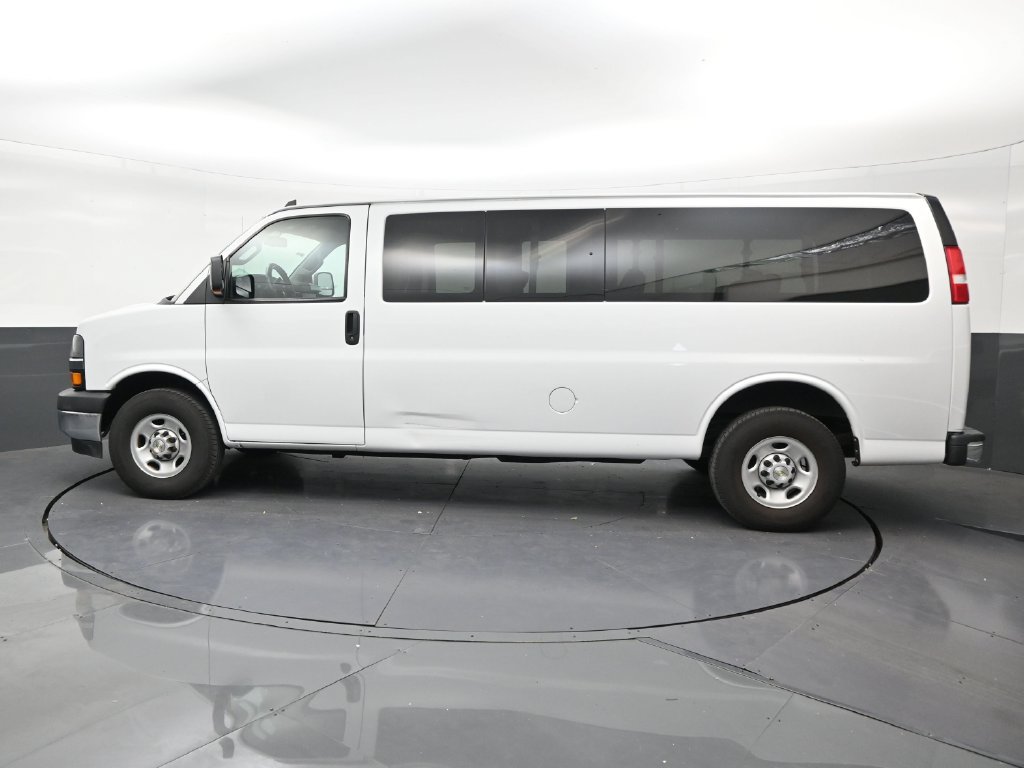 Used 2022 Chevrolet Express 3500 LS w/ Chrome Appearance Package RWD image 2