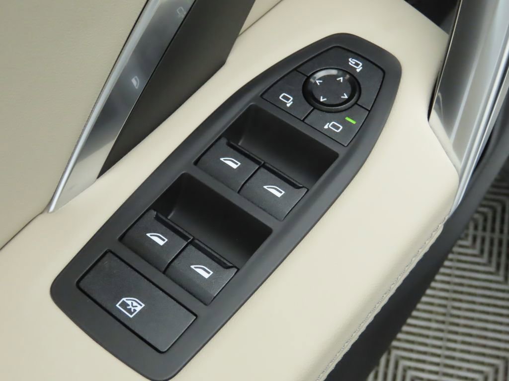 Certified 2025 BMW X2 xDrive28i w/ Premium Package image 23