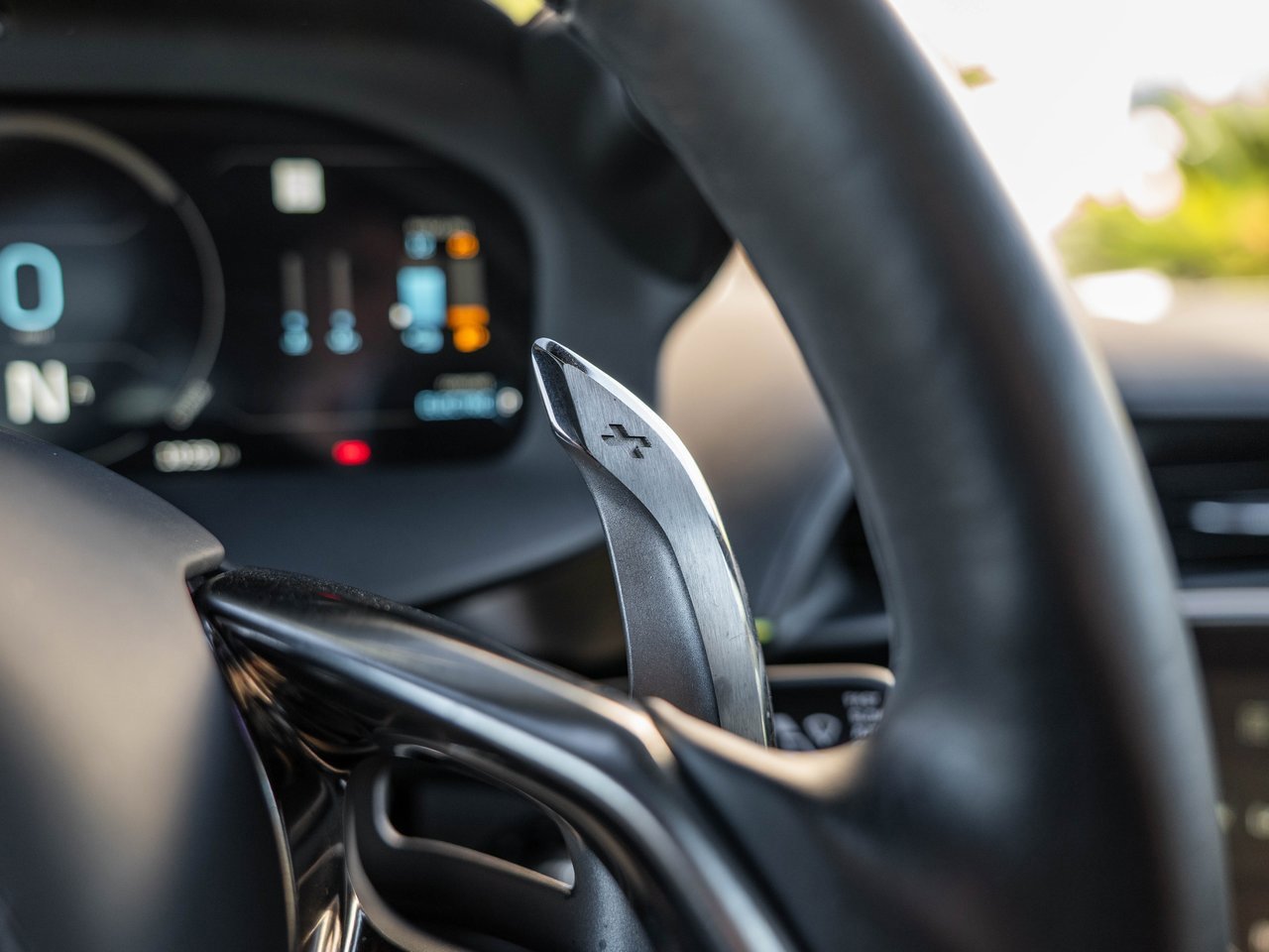 Used 2023 McLaren Artura image 12