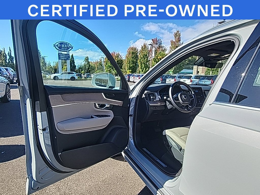 Used 2025 Volvo XC90 T8 Core AWD/4WD image 9