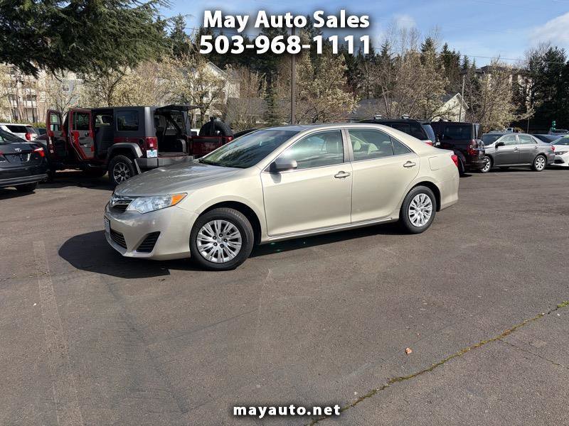 Used 2014 Toyota Camry LE FWD image 1