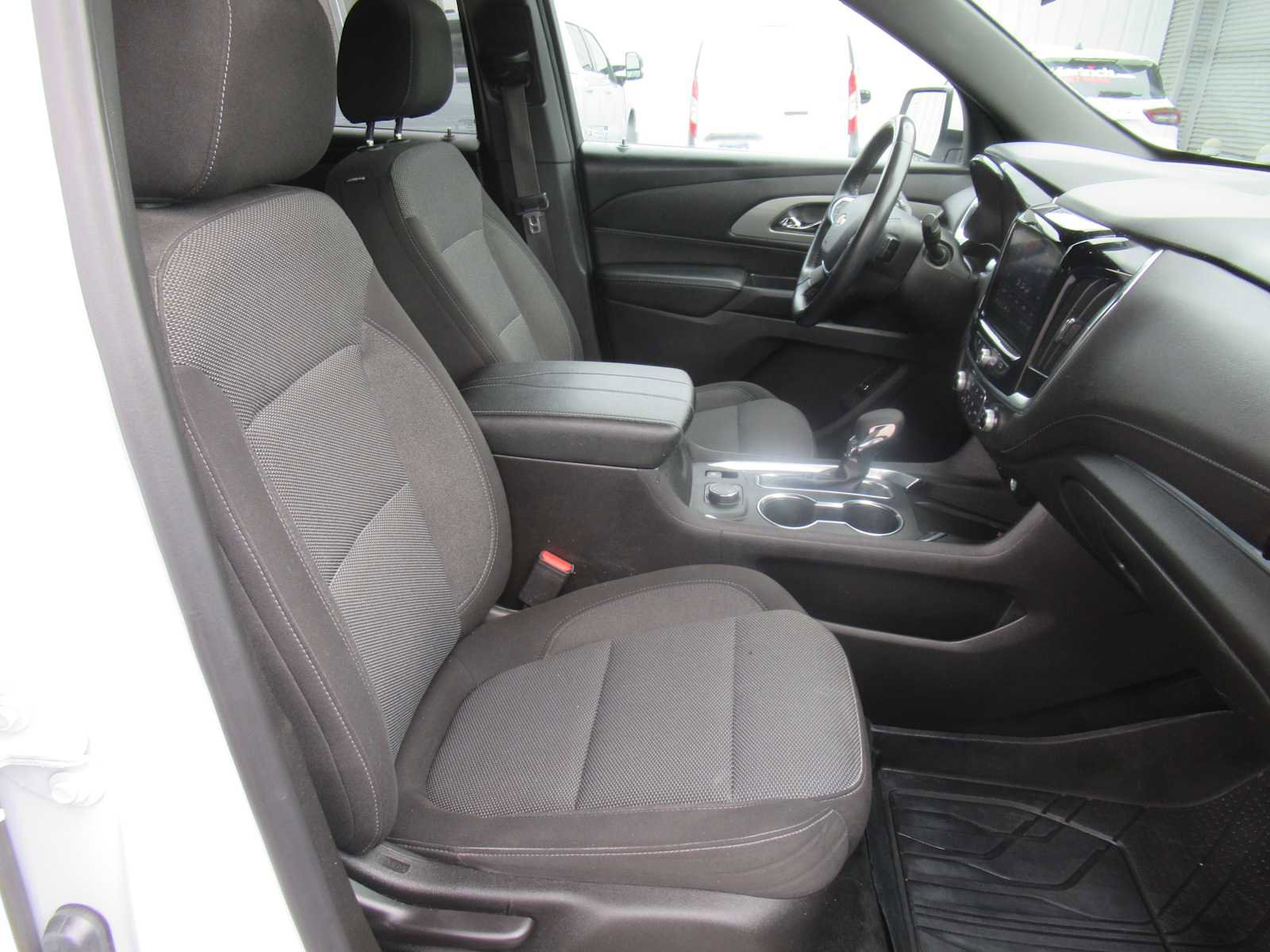 Used 2022 Chevrolet Traverse LT w/ LPO, Floor Liner Package AWD/4WD image 23