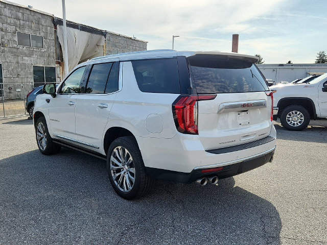 Used 2022 GMC Yukon Denali w/ Denali Premium Package AWD/4WD image 4