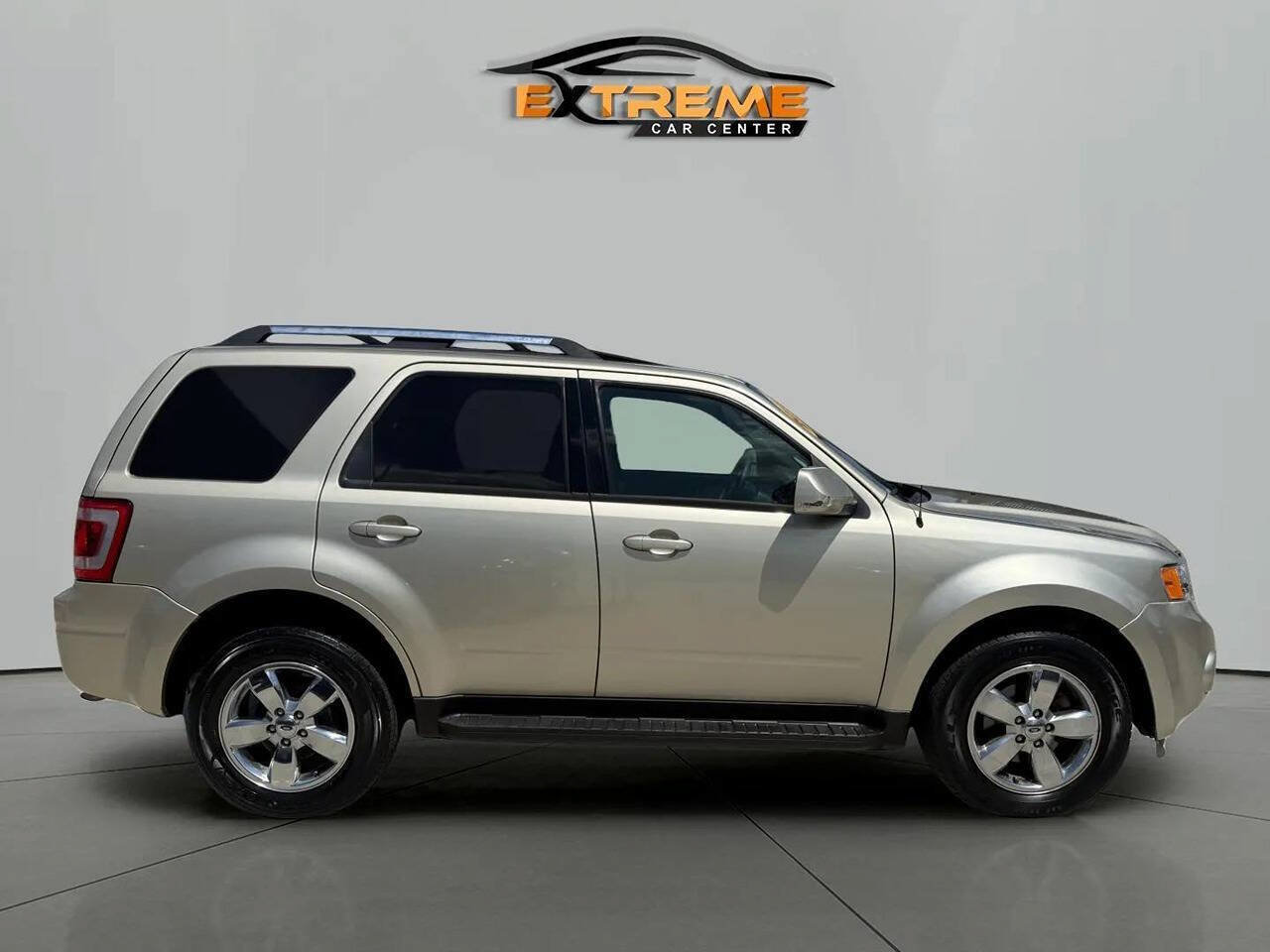 Used 2010 Ford Escape Limited AWD/4WD image 7