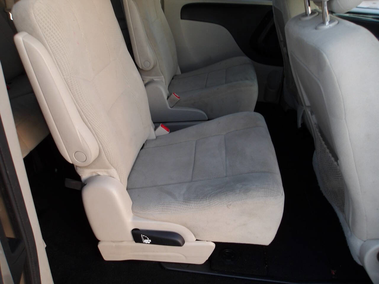 Used 2013 Dodge Grand Caravan SXT w/ Entertainment Group 1 image 23