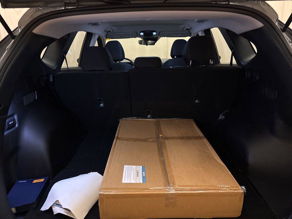 New 2025 Hyundai Tucson SE image 9