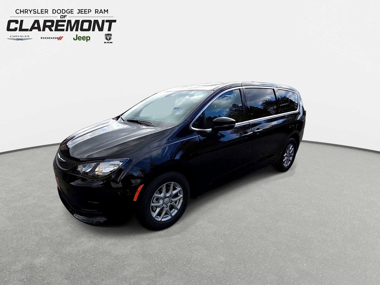 New 2027 Chrysler Pacifica LX FWD image 4
