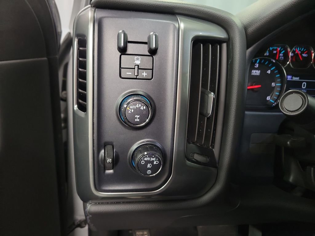 Used 2019 Chevrolet Silverado 1500 LT w/ All Star Edition image 19