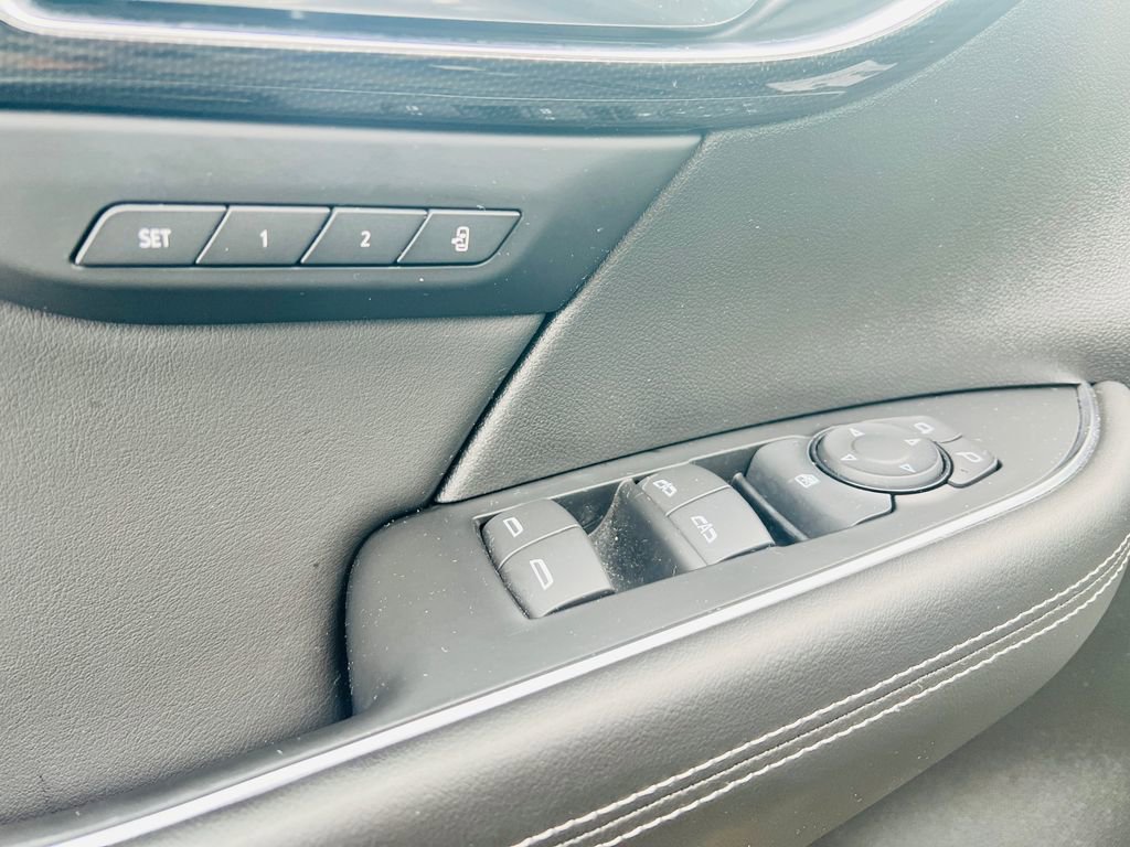 Used 2023 Buick Envision Essence image 18