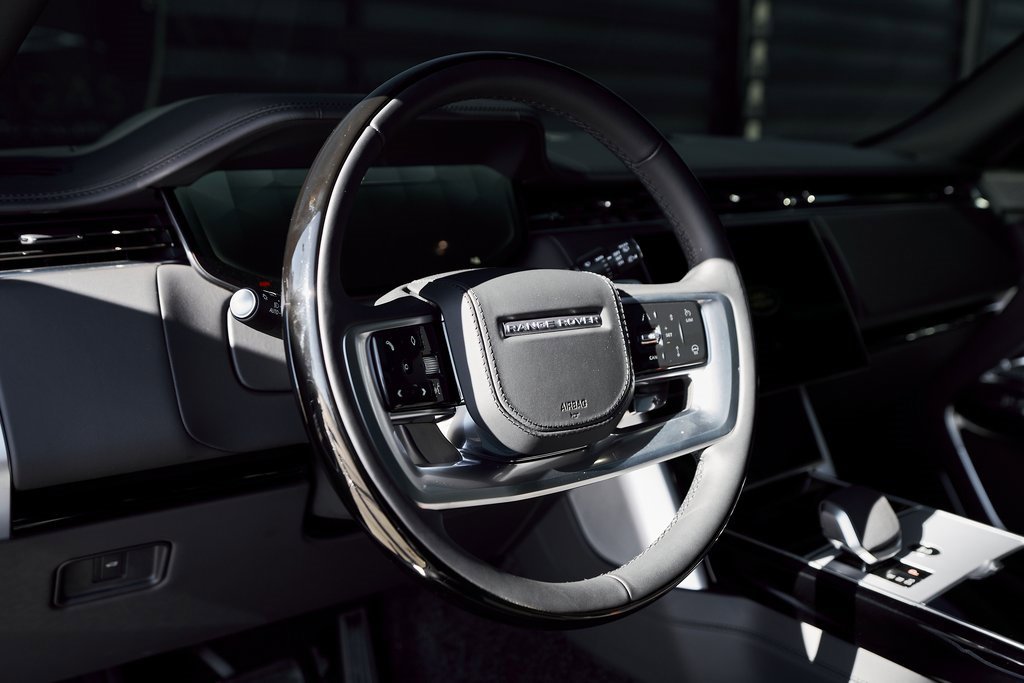 Used 2025 Land Rover Range Rover Long Wheelbase Autobiography image 35