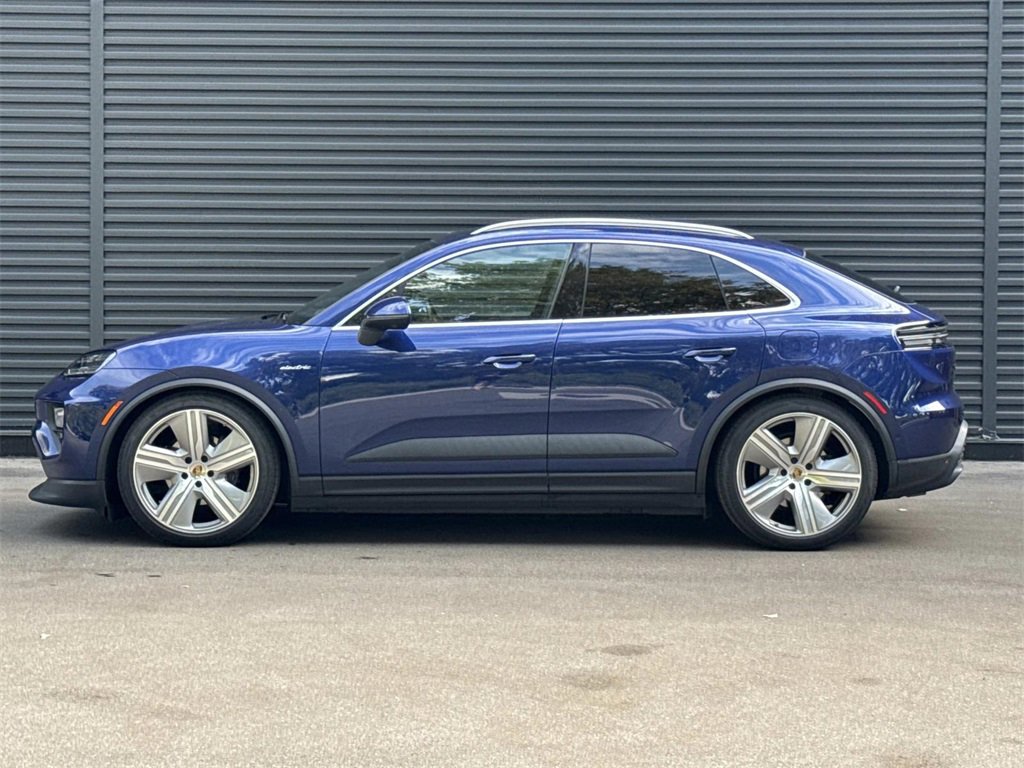 Used 2024 Porsche Macan 4 Electric image 2
