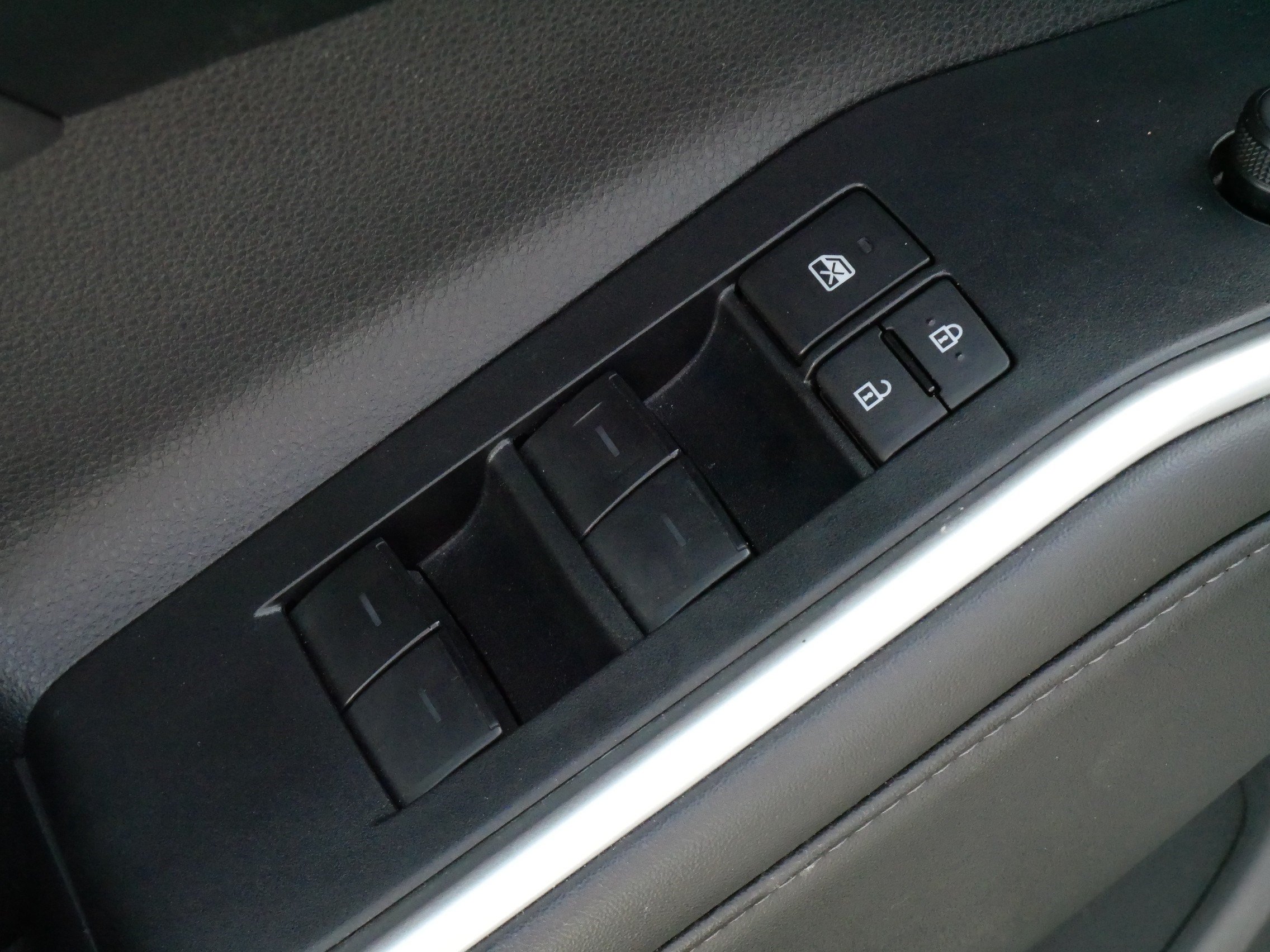 Used 2025 Toyota Highlander XLE AWD/4WD image 19